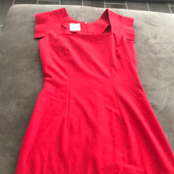 Classic red dress - Picture 2 of 4